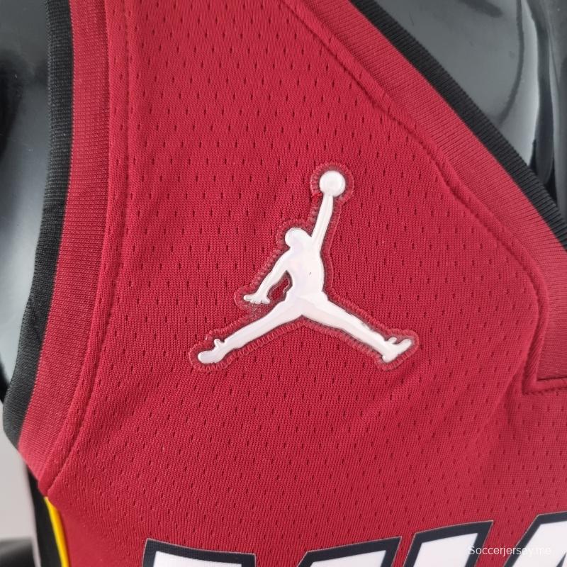 قميص الذكرى 75 لميامي هيت ميامي هيت جوردان أديبايو #13 قميص دوري كرة السلة الأمريكي للمحترفين باللون العنابي
