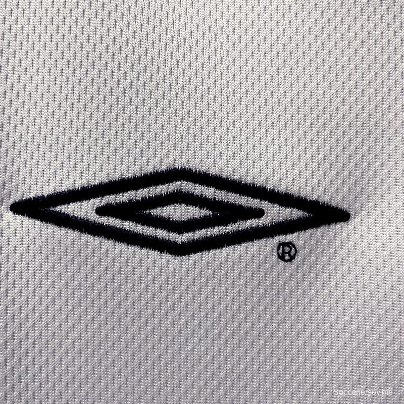 قميص كرة القدم الأيرلندي الرجعية 2002 أيرلندا خارج الديار
