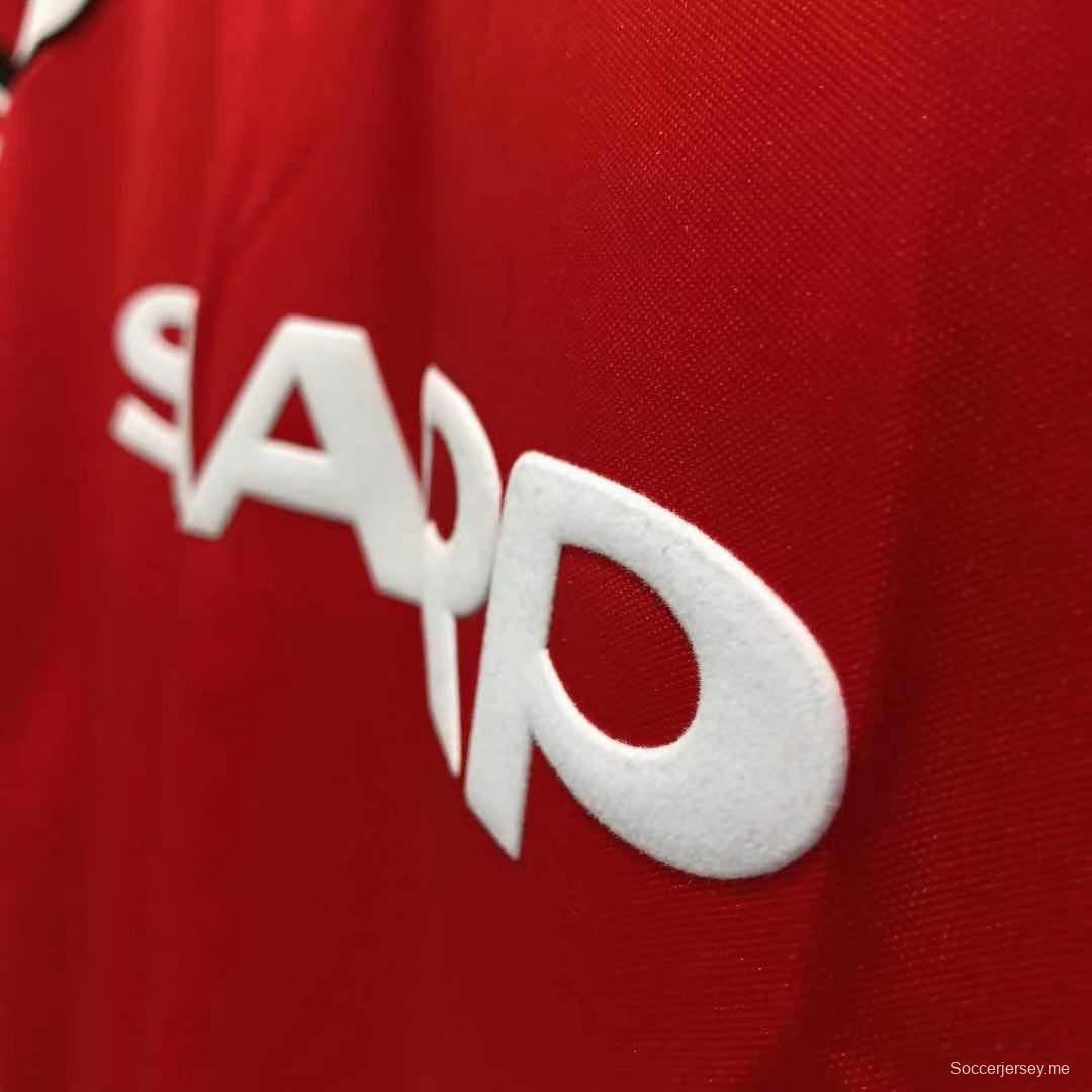 قميص قديم لمانشستر يونايتد قديم 84/85، قميص فريق مانشستر يونايتد لكرة القدم الرئيسي
