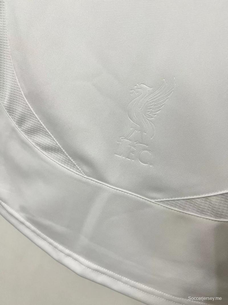 قميص كرة قدم عتيق 06/08 ليفربول خارج أرضه
