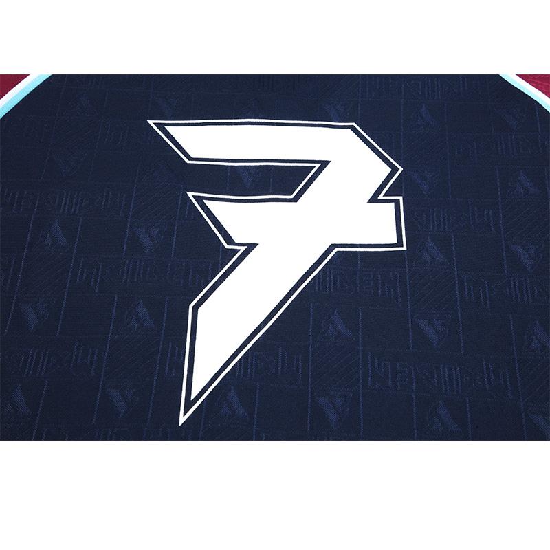 ريترو 99/01 وست هام إكس آيرون مايدن هوم
