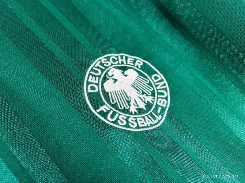 قميص منتخب ألمانيا لكرة القدم الرجعية 1992 خارج الديار
