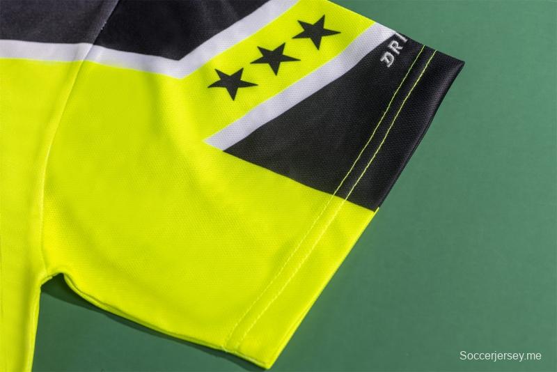 قميص ريترو 96/97 دورتموند في دوري أبطال أوروبا لكرة القدم على أرضه
