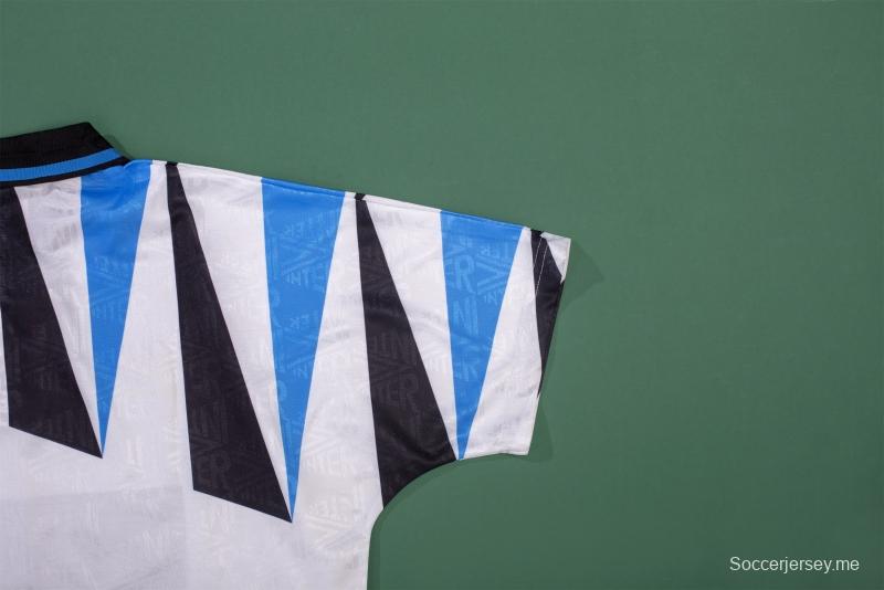 قميص كرة القدم RETRO 92/93 انتر ميلانو خارج أرضه
