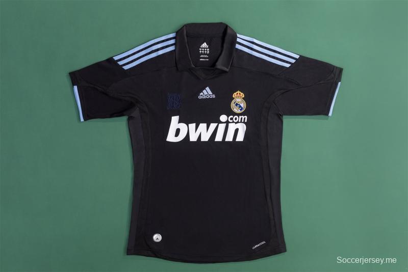 قميص كرة القدم RETRO 09/10 ريال مدريد خارج ملعبه
