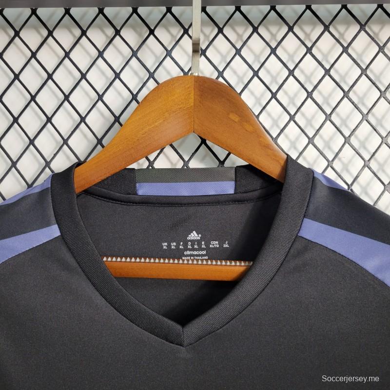 قميص ريترو 16-17 ريال مدريد الثالث بأكمام طويلة
