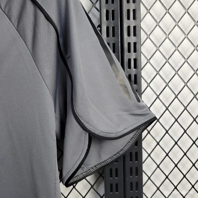 قميص ريترو 05/06 ريال مدريد الثالث الرمادي القديم 05/06
