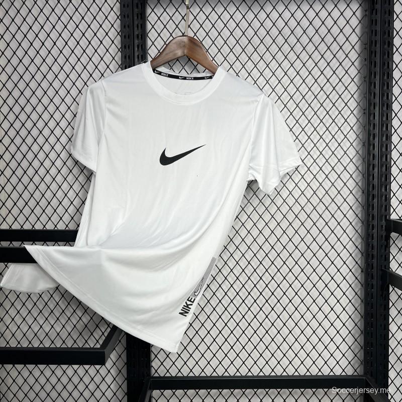 2024 تي شيرتات NIKE البيضاء
