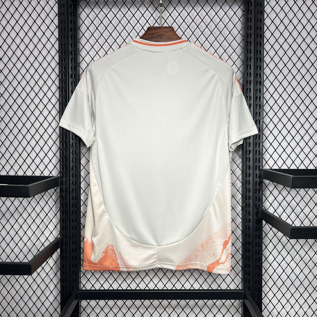 24/25 قميص أبيض خارجي لروما 24/25
