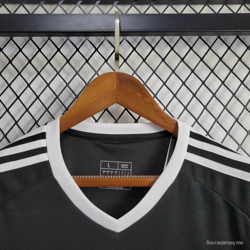 24/25 قميص حارس مرمى بايرن ميونيخ الثالث أسود اللون أسود اللون 24/25

