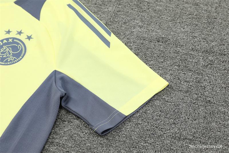 24/25 يوفنتوس قميص أصفر بأكمام قصيرة أصفر + شورت قصير الأكمام