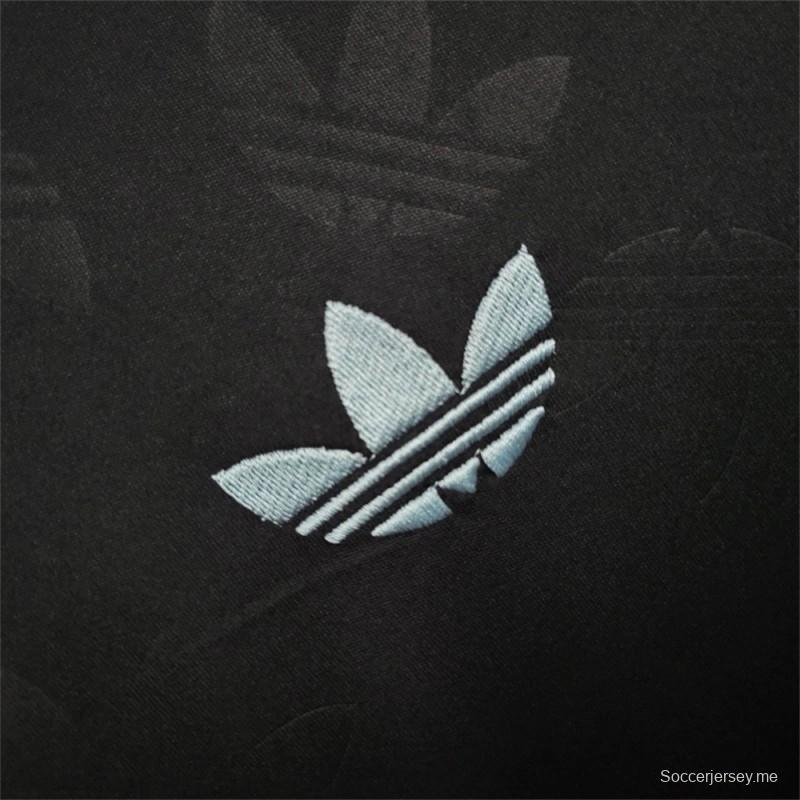 24/25 قميص بايرن ميونيخ 24/25 قميص بايرن ميونيخ الأسود ذو اللون الأسود المميز