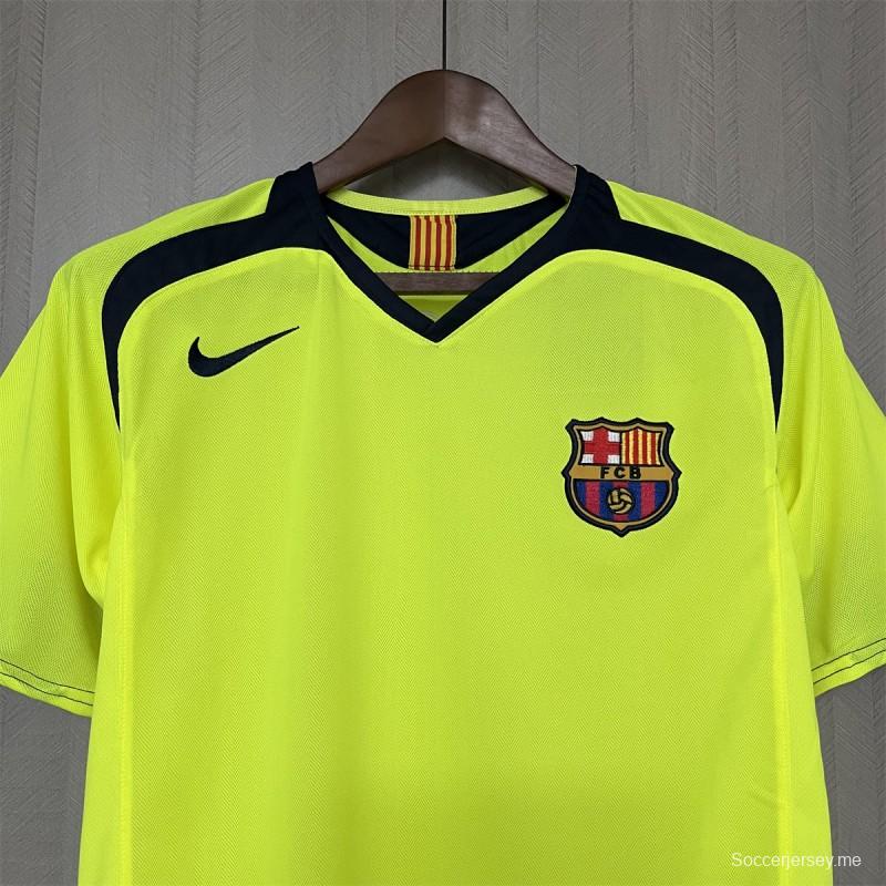 قميص برشلونة الرجعية 2005/2006 ذهاباً وإياباً