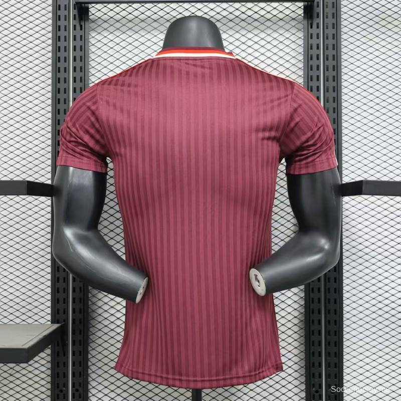 إصدار اللاعب 25/26 قميص بايرن ميونيخ أيقونة النبيذ 25/26