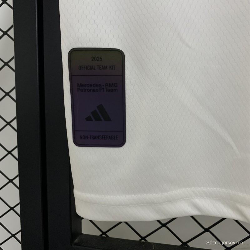 تي شيرت فورمولا 2025 فورمولا 1 AMG أبيض