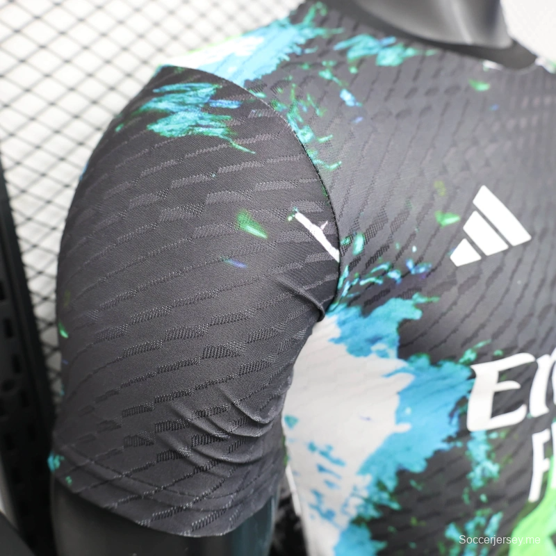 إصدار 25/26 لاعب 25/26 نسخة ريال مدريد الخاصة