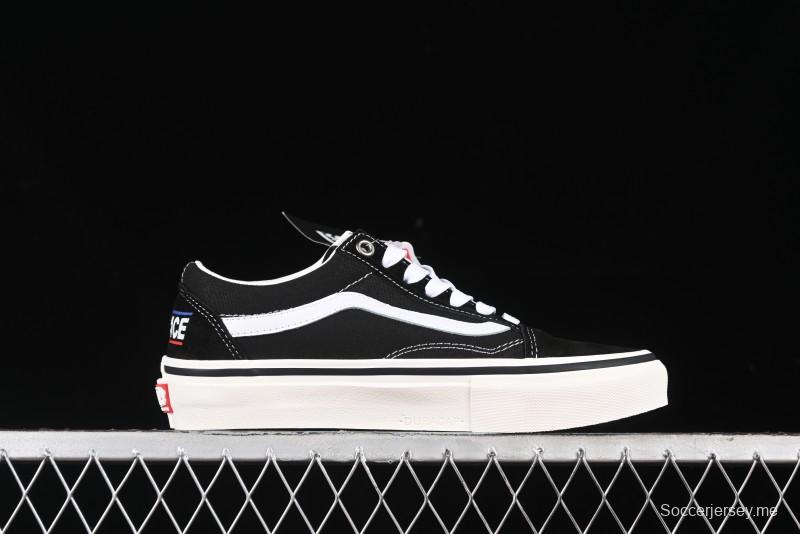Vans Old Skool Low-Top Retro Skate Shoes in Black & White - VN0A5KRXBA2