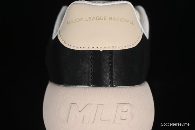 MLB Chunky Classic Base New York Yankees Lightweight Platform Casual Sneakers - 3ASXBMN4N50BKS