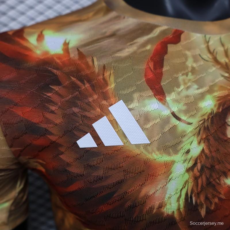 إصدار اللاعب 25/26 قميص ريال مدريد الذهبي مع قميص فينيكس إن إيه زها