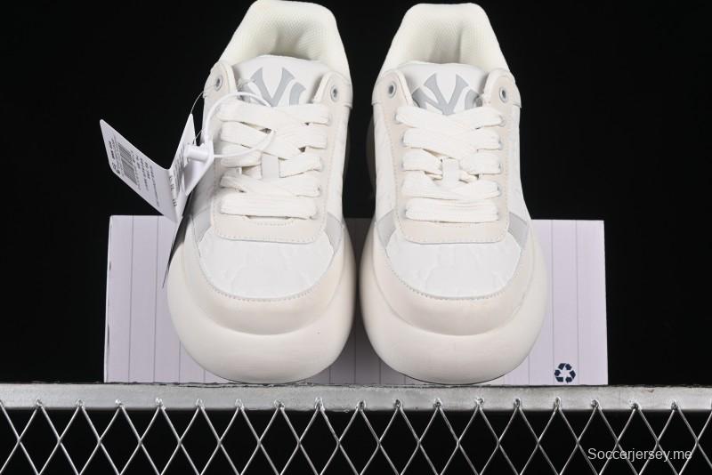 MLB Chunky Classic Base New York Yankees Lightweight Platform Casual Sneakers - 3ASXBMN4N50GRL