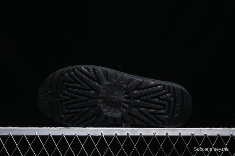 UGG Classic Mini II Snow Boots with TREADLITE Outsole - 5955