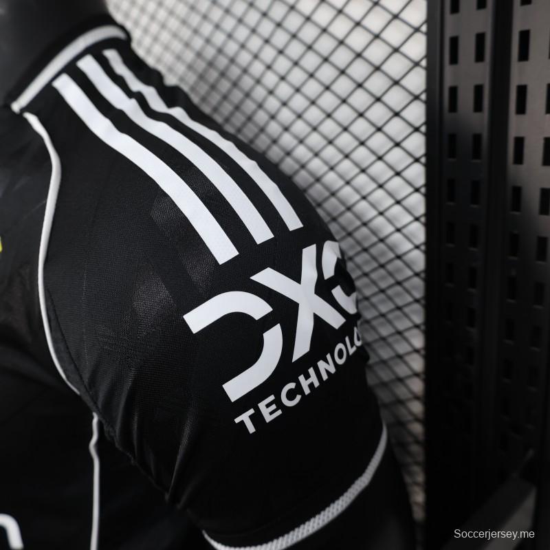 إصدار اللاعب 25/26 قميص مانشستر يونايتد الأسود الخاص 25/26 قميص مانشستر يونايتد الأسود الخاص