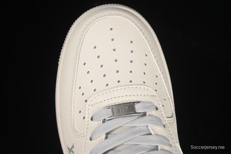 حذاء نايك اير فورس 1 '07 المنخفض من نايك اير فورس 1 '07 LV Collaboration باللون الرمادي الدنيم سووش سنيكرز كاجوال - XX3168-135