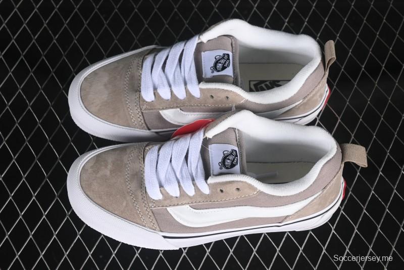 حذاء رياضي ريترو مكتنزة منخفض السقف من فانس كنو سكول - VN000D6ZH2B