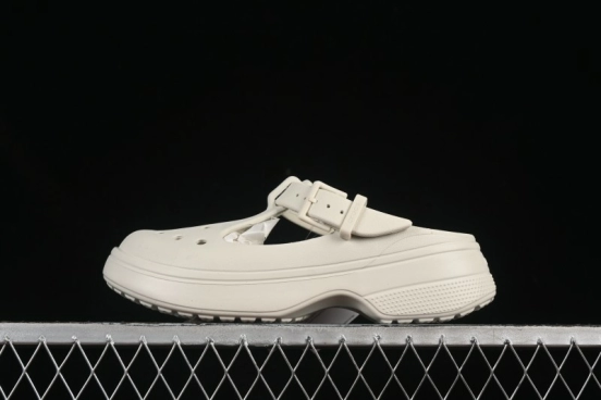 صنادل كروكس ماري جين كلاسيك كلاسيك كلاوج شاطئي بسيط من كروكس - B.D4