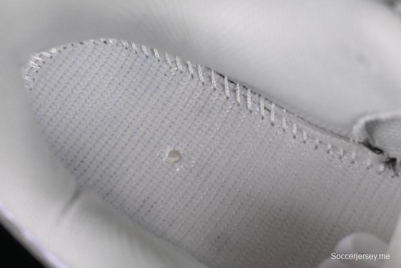 حذاء جري كلاسيكي كلاسيكي ريترو كلاسيكي من نايك في 5 رنر ميلينيوم بنعل وسطي من الفوم - HQ7901-102