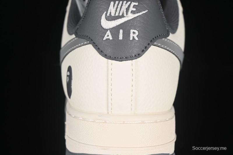 حذاء نايك اير فورس 1 '07 المنخفض من نايك اير فورس 1 '07 من بابي سنيكرز سنيكرز سوش ستار سووش كاجوال - XS1958-570