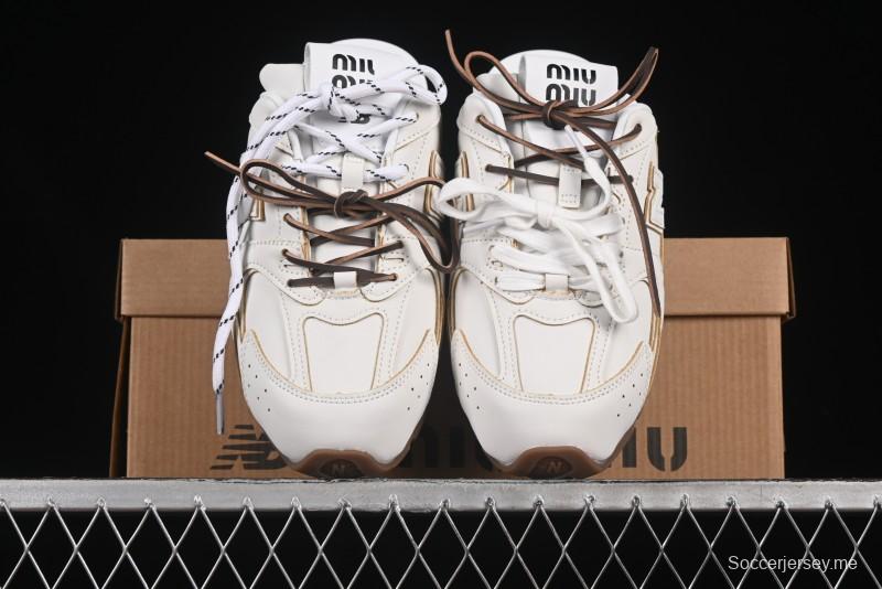 ميو ميو x نيو بالانس 530 حذاء رياضي كلاسيكي كلاسيكي منخفض الكمال من دون كعب - 530