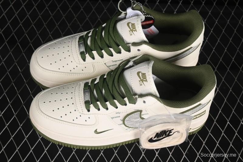 حذاء نايك اير فورس 1 '07 منخفض سوبريم سوبريم بالتعاون مع نايكي، حذاء رياضي كاجوال متعدد الألوان باللون الأخضر العسكري - XX3168-148