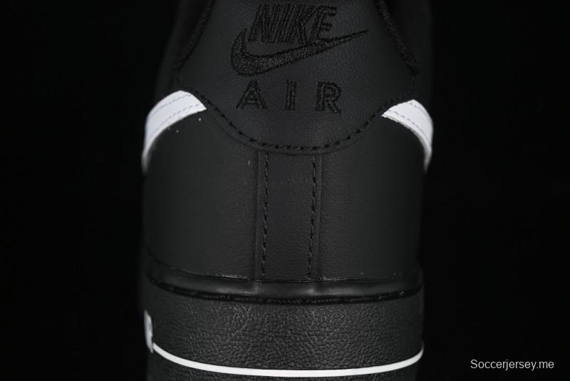 حذاء نايك اير فورس 1 '07 المنخفض الكاجوال من نايك باللونين الأسود والأبيض مع تفاصيل حبل القنب - ZH0316-073