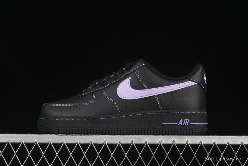 حذاء نايك اير فورس 1'07 المنخفض الكاجوال من نايك باللون الأسود مع سووش أرجواني - HQ2037-001