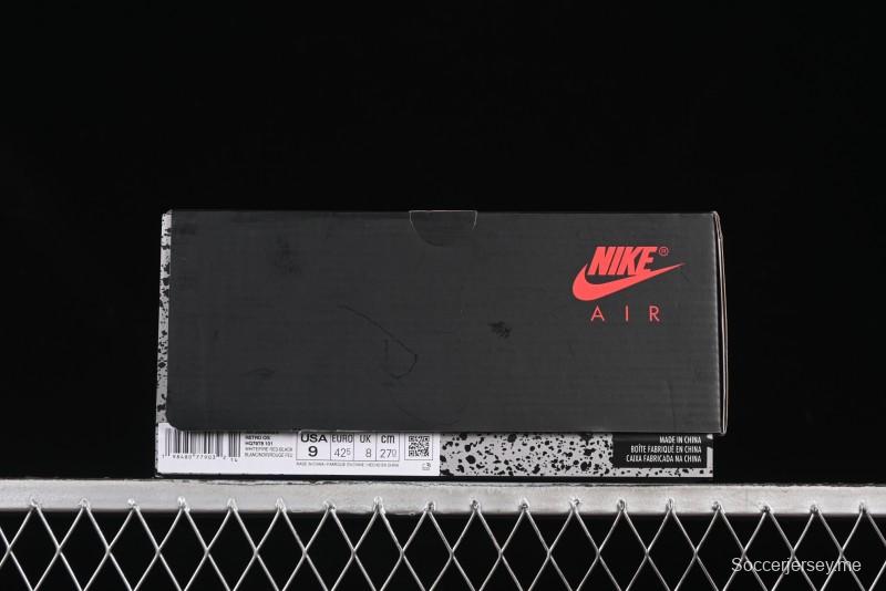 حذاء نايك اير جوردان 5 ريترو لكرة السلة نايك اير جوردان 5 ريترو بلون أحمر ناري ولسان أسود - HQ7978-101