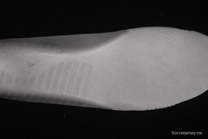 حذاء نايك اير فورس 1 '07 المنخفض من نايكي، حذاء رياضي كاجوال بتعاون غوتشي باللون الفضي - XS1958-546