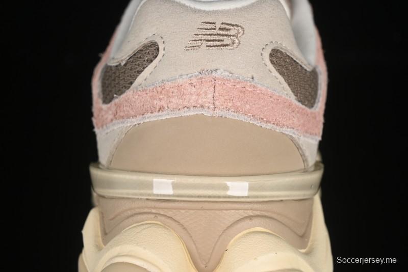 حذاء جري كاجوال من سلسلة NB9060 من نيو بالانس مع توسيد أبزورب - U9060NTB