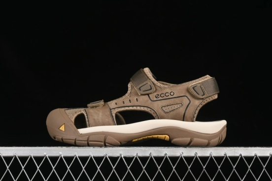 صندل صيفي مغلق بمشبك وحلقة مقاومة للانزلاق 63602601003 من إيكو كومفورت سبيد كومفورت 63602601003