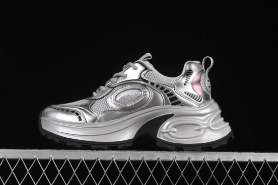 حذاء الجري الرياضي الكاجوال GG-CC بنعل هلالي ثلاثي الطبقات مع نعل رياضي ثلاثي الطبقات وارتفاع 5 سم - 668-1