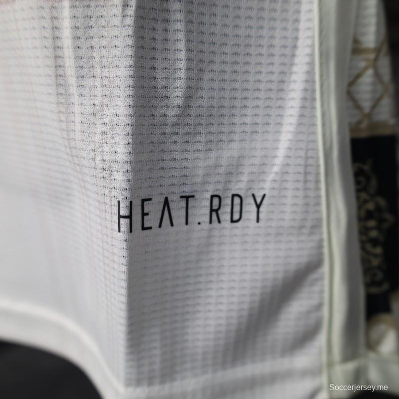 إصدار اللاعب 2025 الجزائر قميص أبيض بنمط هندسي إسلامي 2025 قميص أبيض بنمط هندسي إسلامي