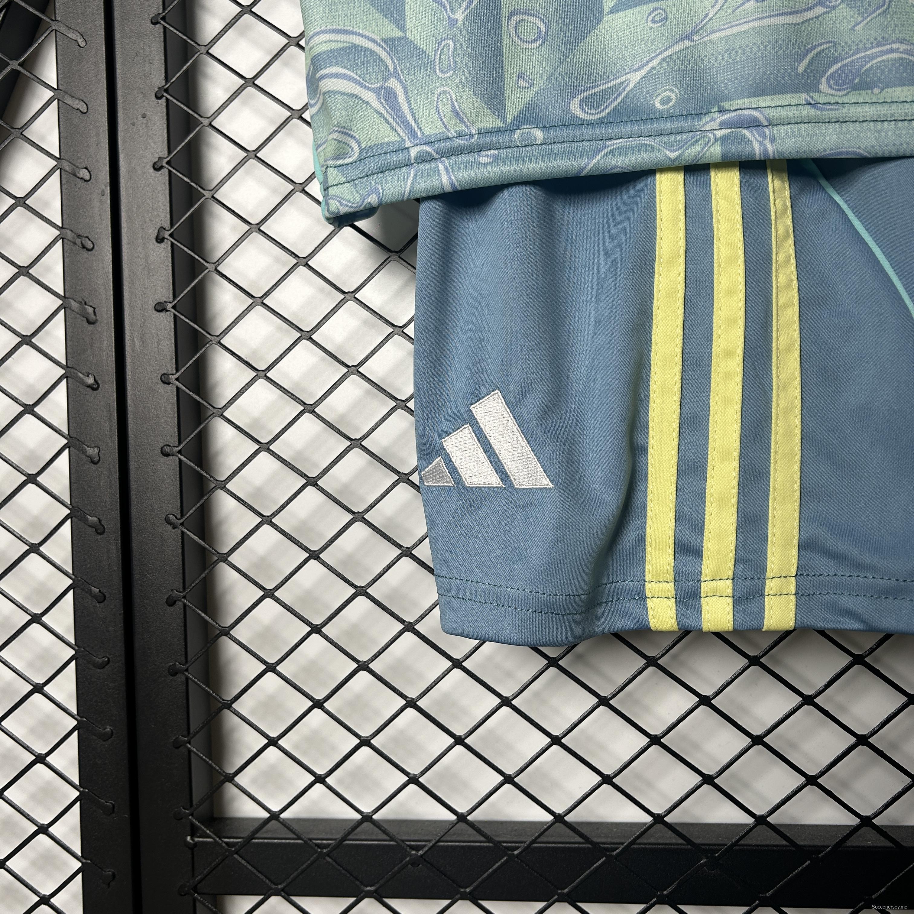 25/26 قميص أطفال يوفنتوس ذهاباً وإياباً 16-28