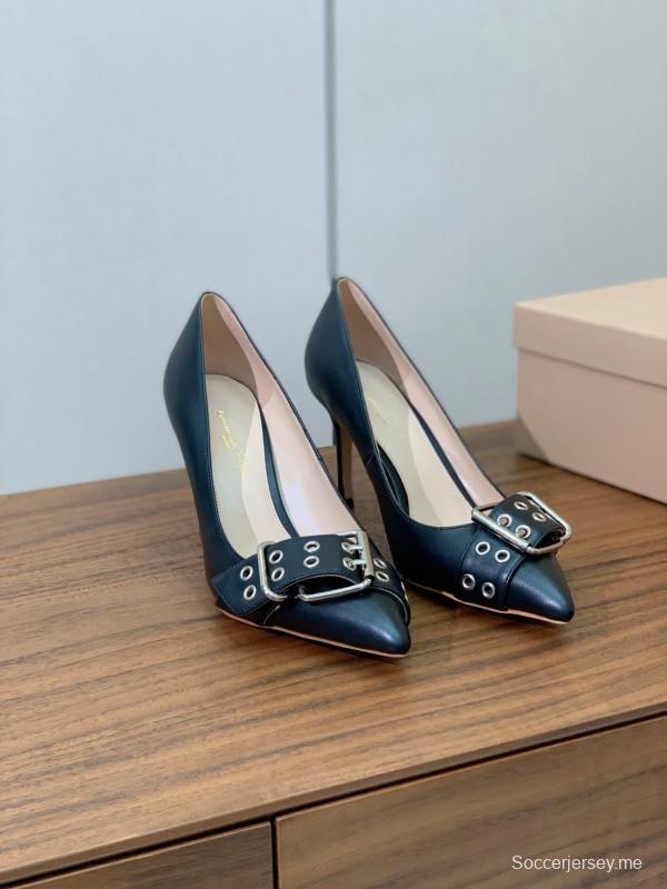 2025 Women Gianvito Rossi Black Leather Pointed Toe Buckle Pumps KFY00300