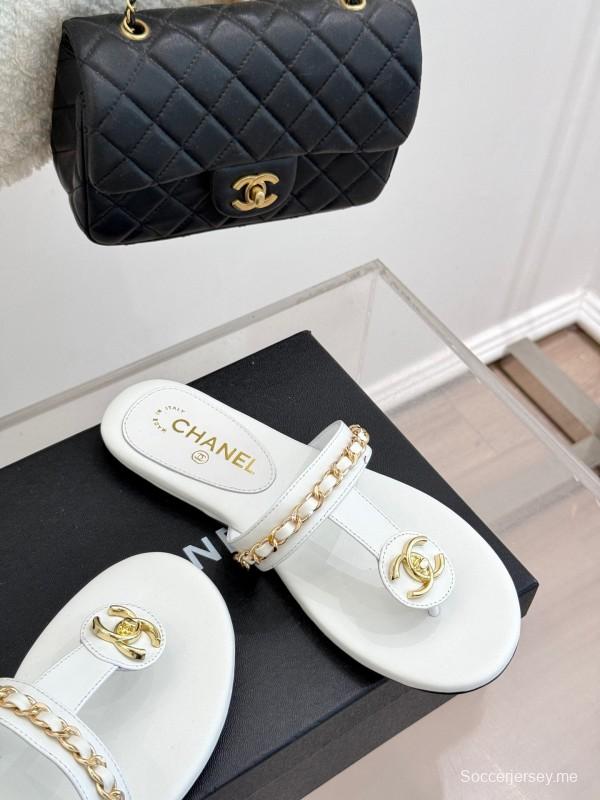 2025 Women Chanel White Leather Slippers CC Chain KFY00250