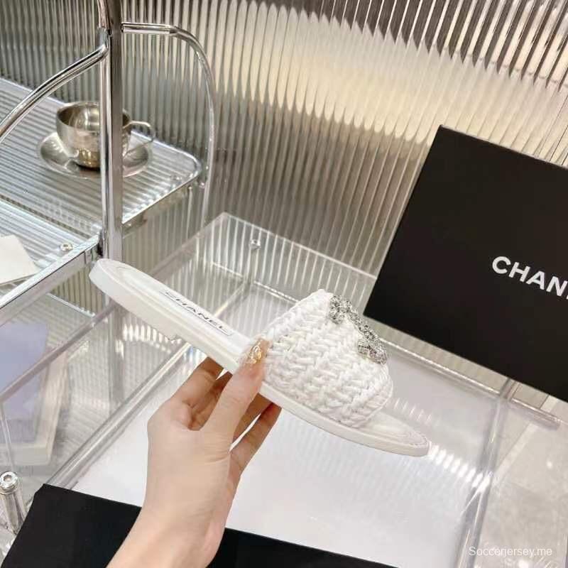 2025 Slippers Chanel White Raffia Crystal LY00270