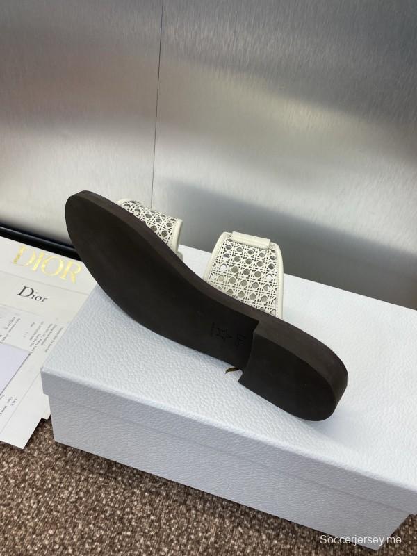 2025 Women Dior White Calfskin Leather Slippers CD Logo Buckle KFY00300