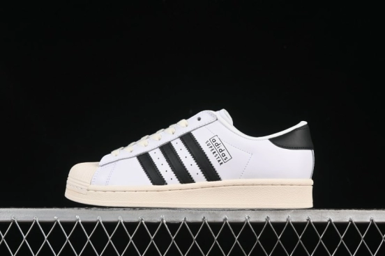 حذاء تزلج كاجوال سوبرستار من أديداس JI3138 Shell Toe حذاء تزلج كاجوال