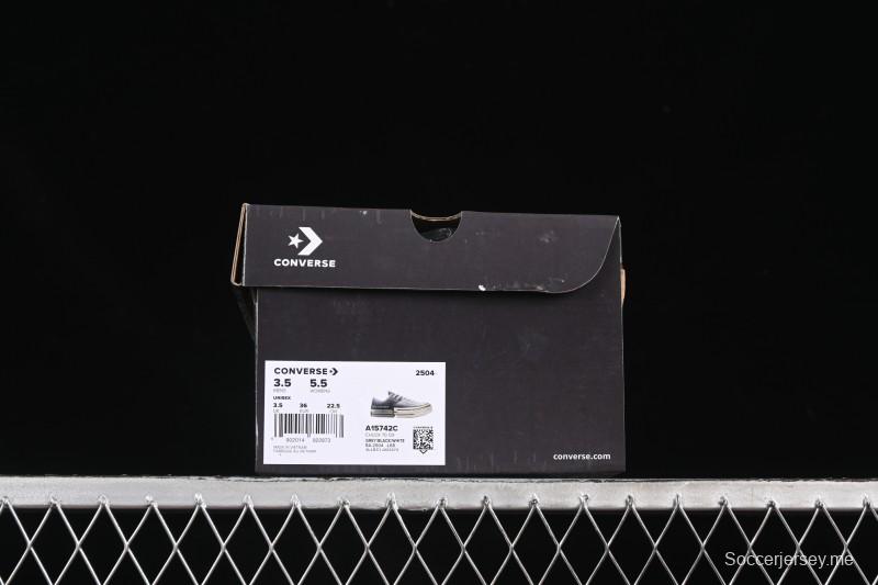 كونفرس تشاك 70 لو من كونفرس حذاء رياضي من قماش الكانفاس مفكك من تصميم فنغ تشين وانغ - A15742C