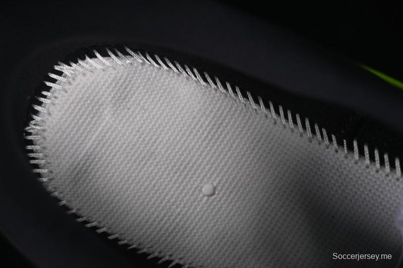 حذاء الجري اديزيرو ايفو اس ال من اديداس اديزيرو ايفو اس ال خفيف الوزن ومبطن مسامي - JR3420