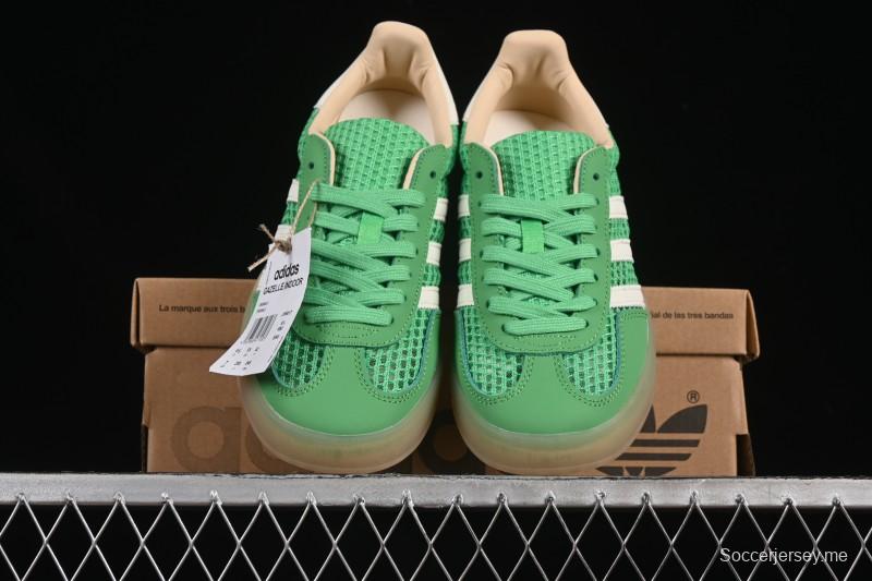 حذاء التزلج المنخفض المقاوم للانزلاق والمقاوم للاهتراء من أديداس أوريجينالز جازيل إندور ريترو - JH5417